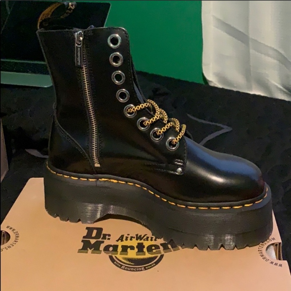 Dr.Martens boots
